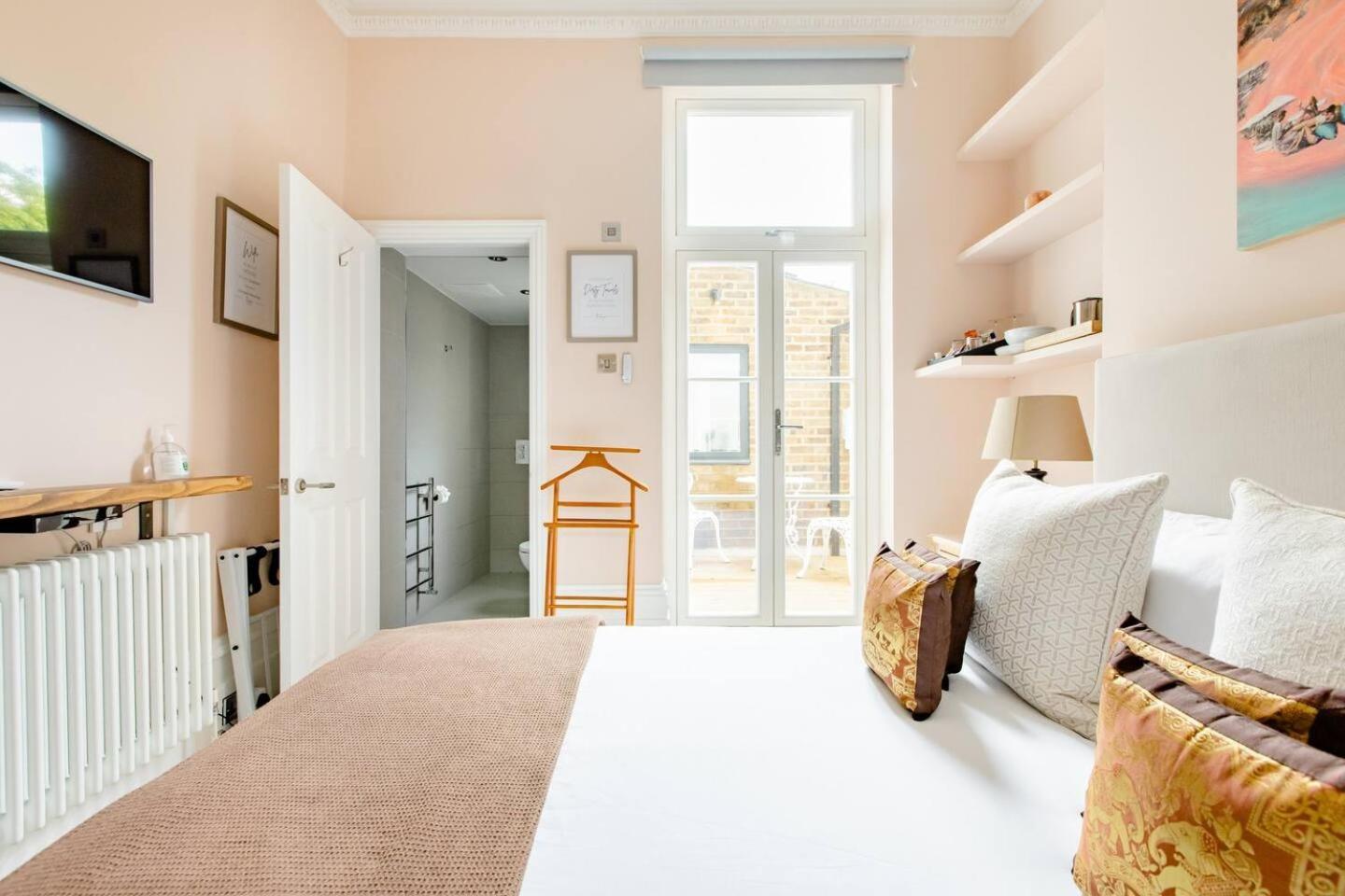 Luxury King-bed Ensuite With Quiet Private Patio *